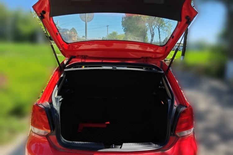 Used Volkswagen Polo 2013 1.4L Manual Fashion Edition Trunk