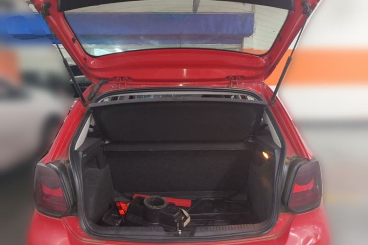 Used Volkswagen Polo 2013 1.4L Manual Fashion Edition Trunk