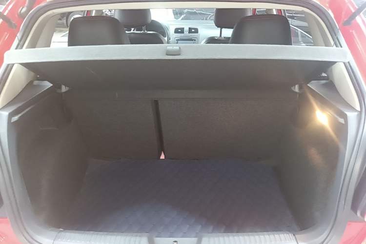 Used Volkswagen Polo 2013 1.6L Automatic Comfort Edition Trunk