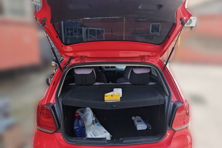Used Volkswagen Polo 2013 1.4L Manual Fashion Edition Trunk