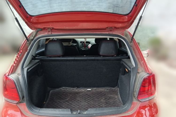 Used Volkswagen Polo 2013 1.4L Manual Fashion Edition Trunk