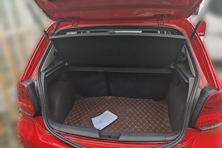 Used Volkswagen Polo 2013 1.6L Automatic Comfort Edition Trunk