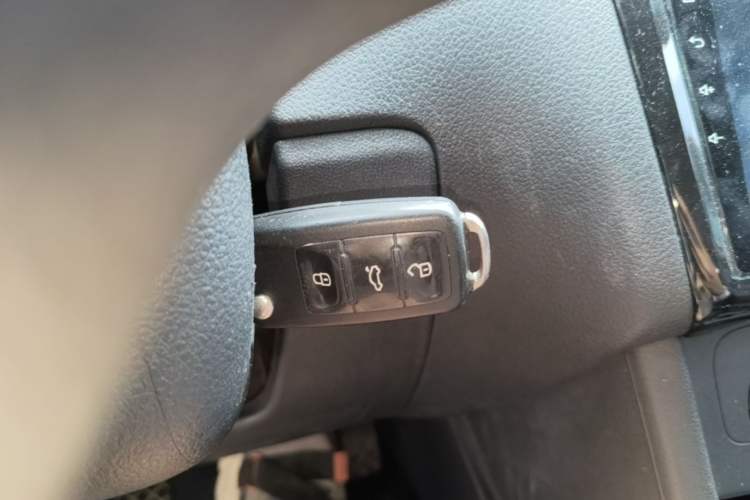 Used Volkswagen Polo 2013 1.4L Manual Fashion Edition Vehicle Key