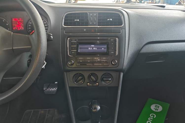 Used Volkswagen Polo 2013 1.4L Automatic Comfort Edition Audio And AC Panel
