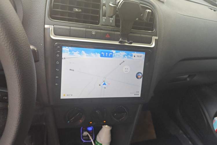 Used Volkswagen Polo 2013 1.4L Manual Fashion Edition Audio And AC Panel