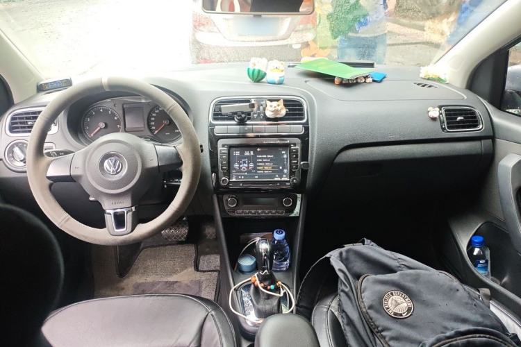 Used Volkswagen Polo 2013 1.4L Automatic Luxury Edition Center Console