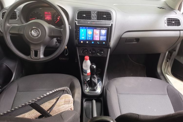 Used Volkswagen Polo 2013 1.4L Automatic Comfort Edition Center Console