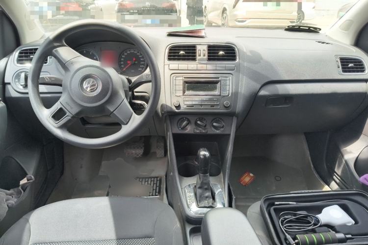 Used Volkswagen Polo 2013 1.4L Automatic Comfort Edition Center Console