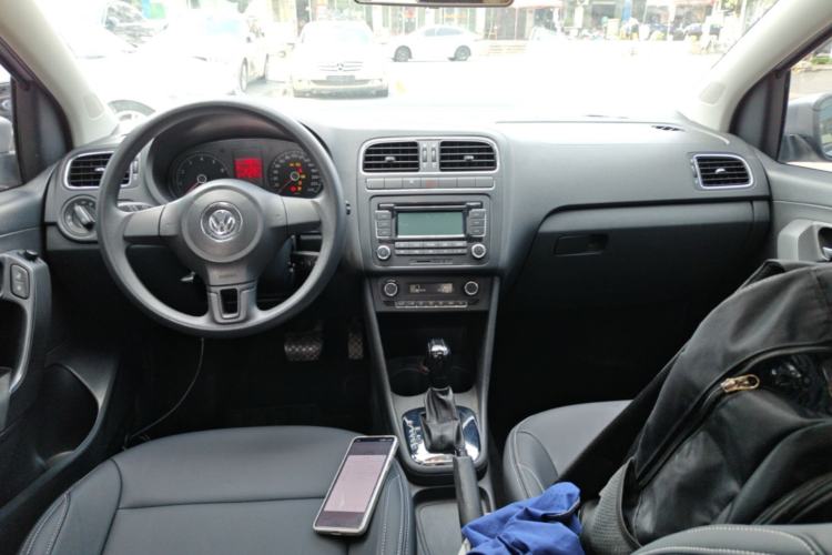 Used Volkswagen Polo 2013 1.6L Automatic Comfort Edition Center Console