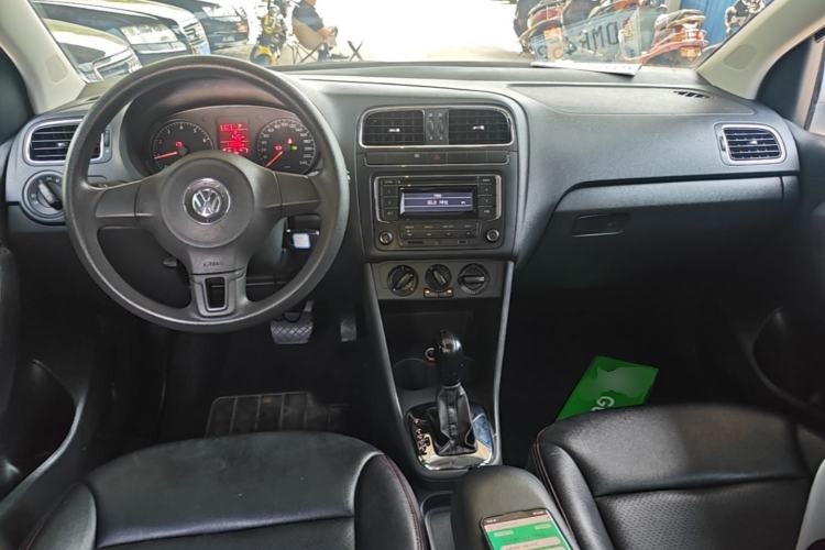 Used Volkswagen Polo 2013 1.4L Automatic Comfort Edition Center Console