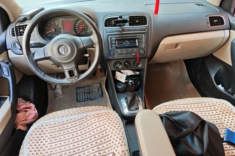 Used Volkswagen Polo 2013 1.4L Automatic Comfort Edition Center Console