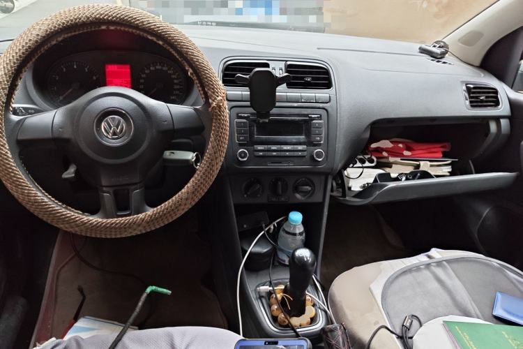 Used Volkswagen Polo 2013 1.4L Manual Fashion Edition Center Console