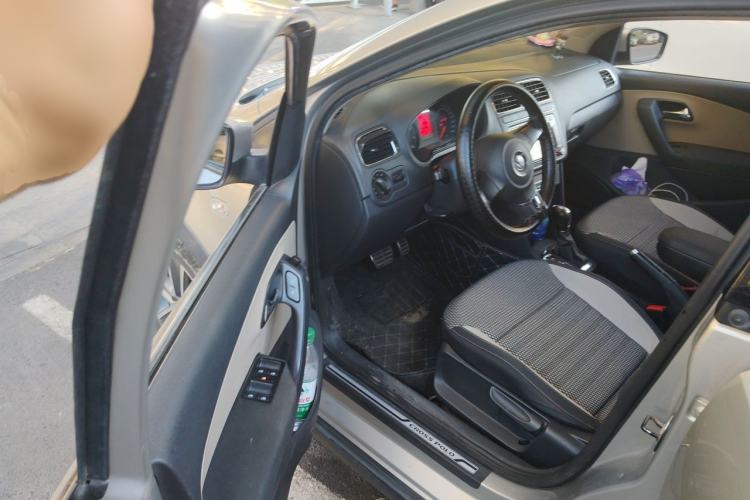 Used Volkswagen Polo 2013 1.6L Automatic Comfort Edition Driver Seat