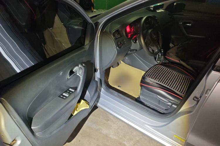 Used Volkswagen Polo 2013 1.4L Automatic Comfort Edition Driver Seat