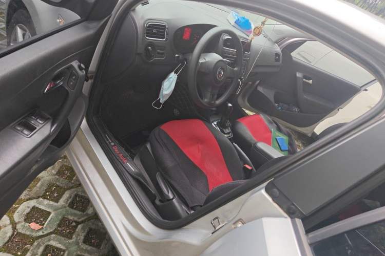 Used Volkswagen Polo 2013 1.4L Automatic Comfort Edition Driver Seat
