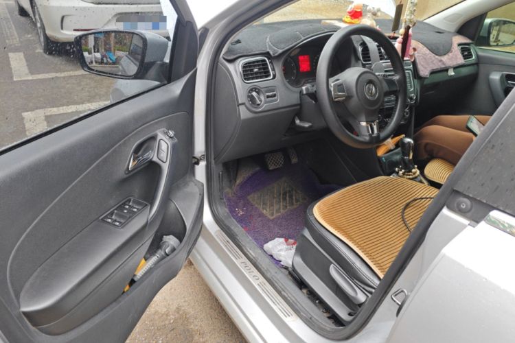 Used Volkswagen Polo 2013 1.6L Automatic Luxury Edition Driver Seat