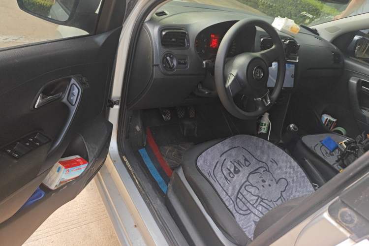 Used Volkswagen Polo 2013 1.4L Manual Fashion Edition Driver Seat