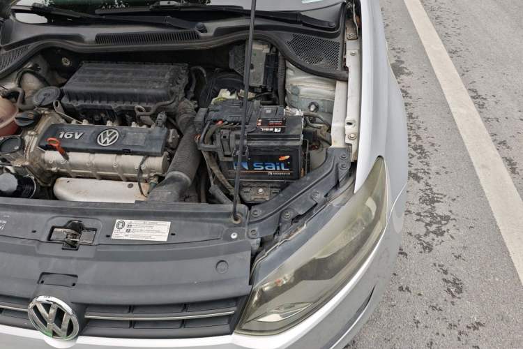 Used Volkswagen Polo 2013 1.4L Manual Fashion Edition Engine Bay Left