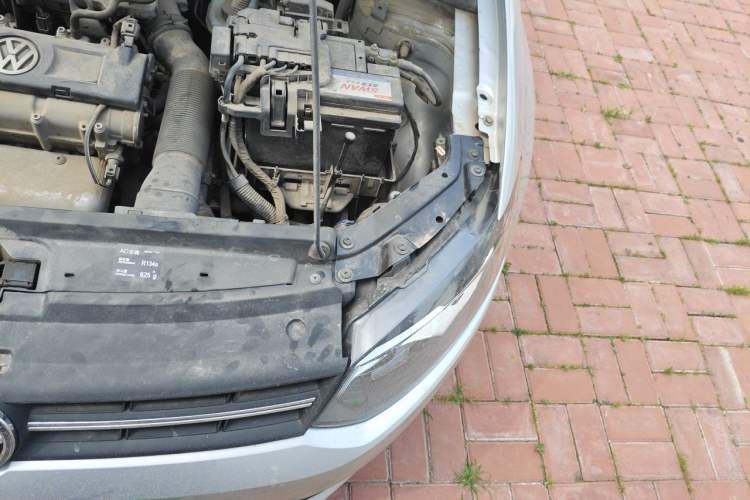 Used Volkswagen Polo 2013 1.4L Automatic Comfort Edition Engine Bay Left