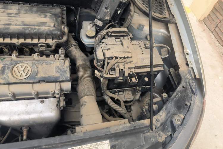 Used Volkswagen Polo 2013 1.6L Automatic Comfort Edition Engine Bay Left