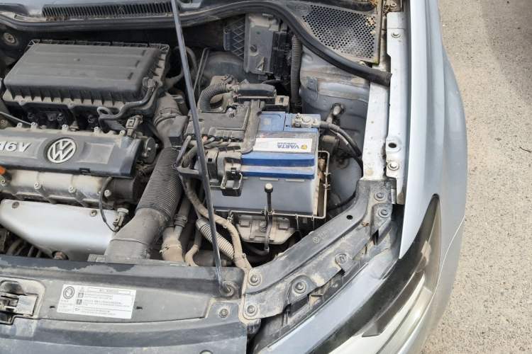 Used Volkswagen Polo 2013 1.4L Automatic Comfort Edition Engine Bay Left