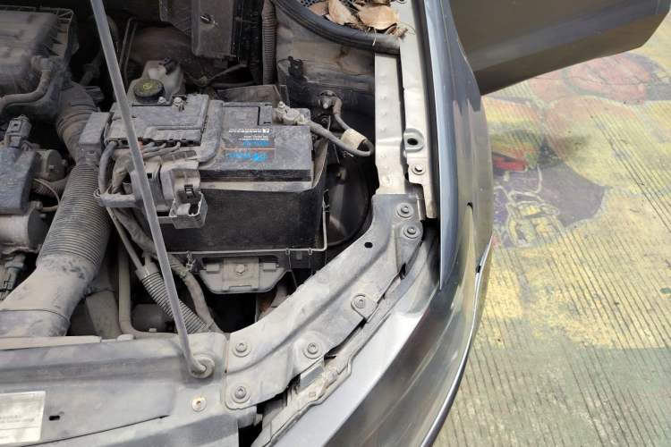 Used Volkswagen Polo 2013 1.4L Manual Fashion Edition Engine Bay Left