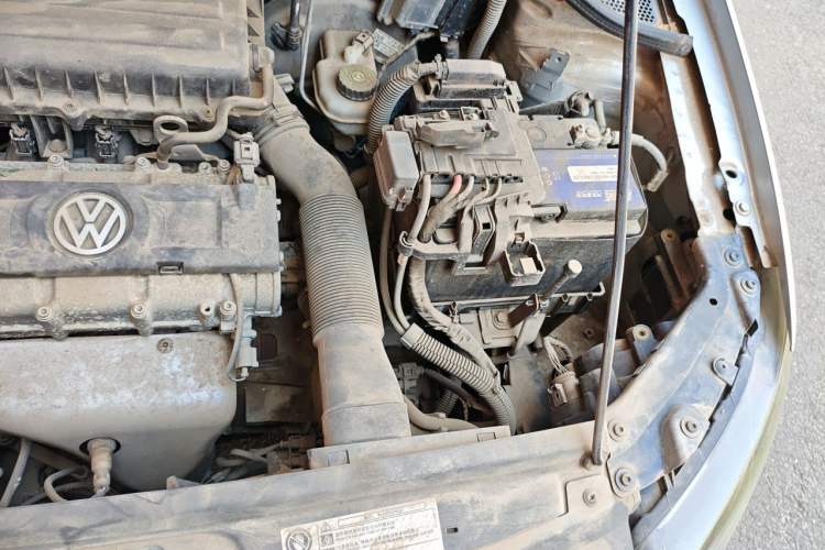 Used Volkswagen Polo 2013 1.4L Automatic Comfort Edition Engine Bay Left