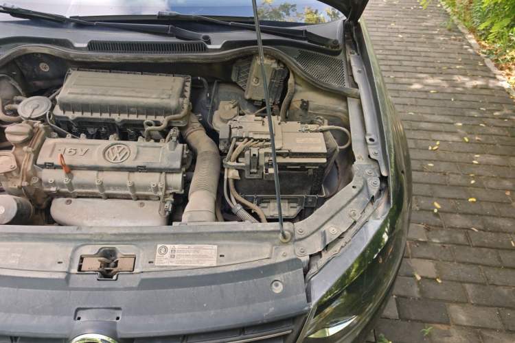 Used Volkswagen Polo 2013 1.4L Manual Fashion Edition Engine Bay Left