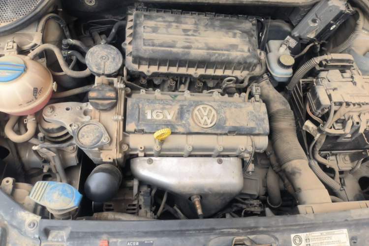 Used Volkswagen Polo 2013 1.6L Automatic Comfort Edition Engine Bay Right