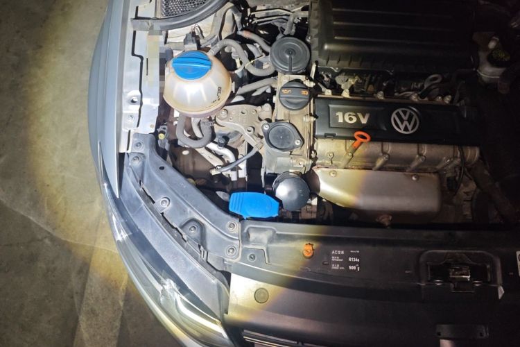 Used Volkswagen Polo 2013 1.4L Automatic Comfort Edition Engine Bay Right