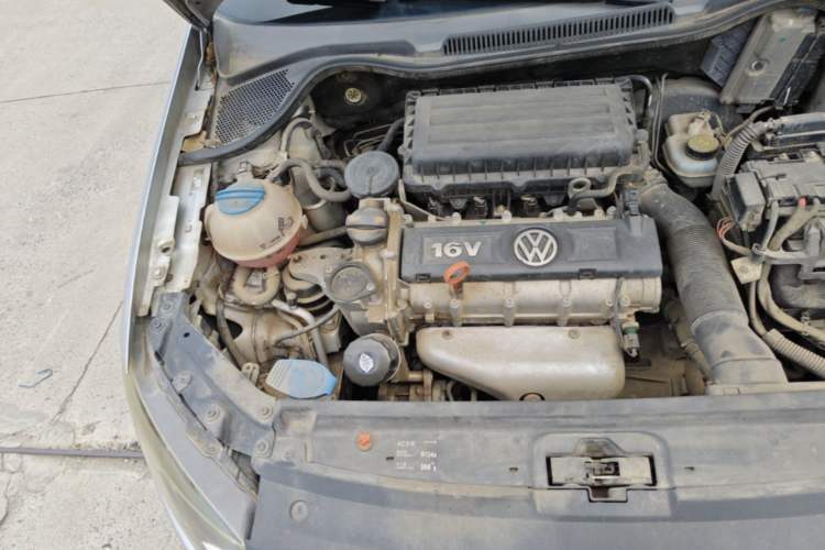 Used Volkswagen Polo 2013 1.6L Automatic Comfort Edition Engine Bay Right