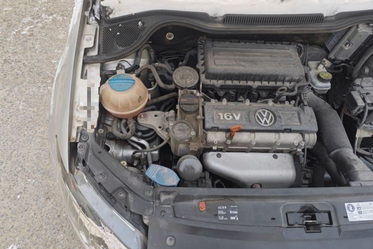 Used Volkswagen Polo 2013 1.4L Manual Comfort Edition Engine Bay Right