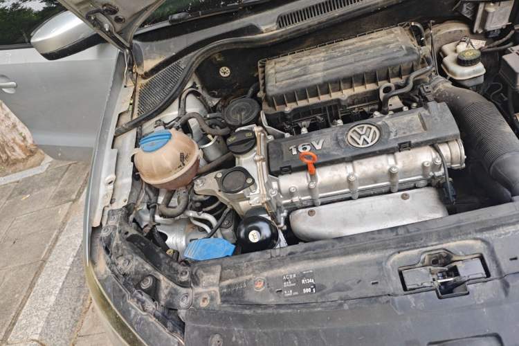 Used Volkswagen Polo 2013 1.4L Manual Fashion Edition Engine Bay Right
