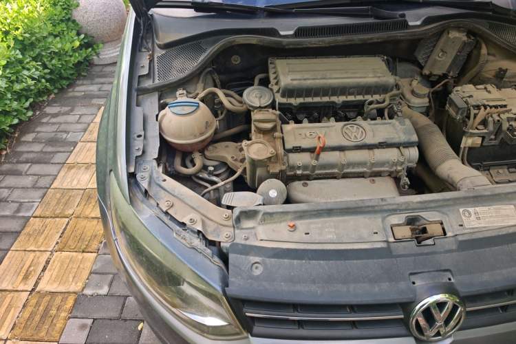 Used Volkswagen Polo 2013 1.4L Manual Fashion Edition Engine Bay Right
