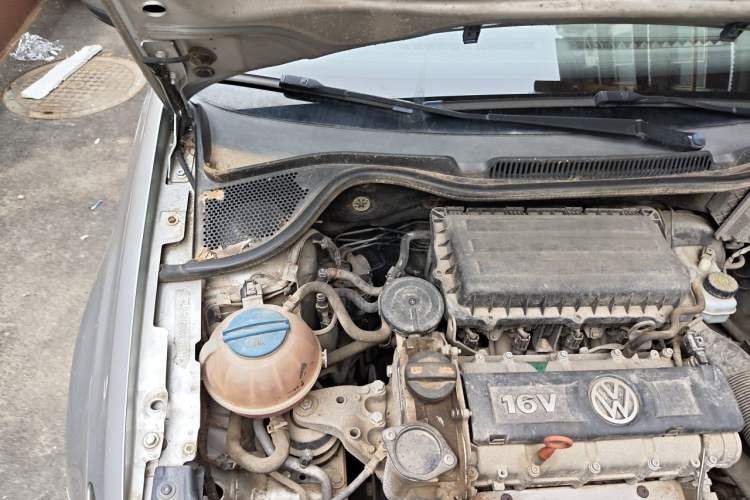 Used Volkswagen Polo 2013 1.4L Manual Fashion Edition Engine Bay Right