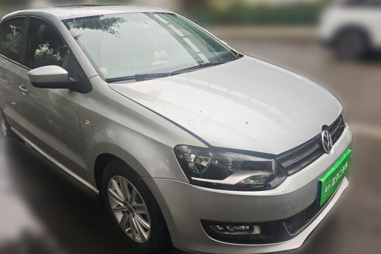 Used Volkswagen Polo 2013 1.4L Automatic Luxury Edition Front Right 45 Deg