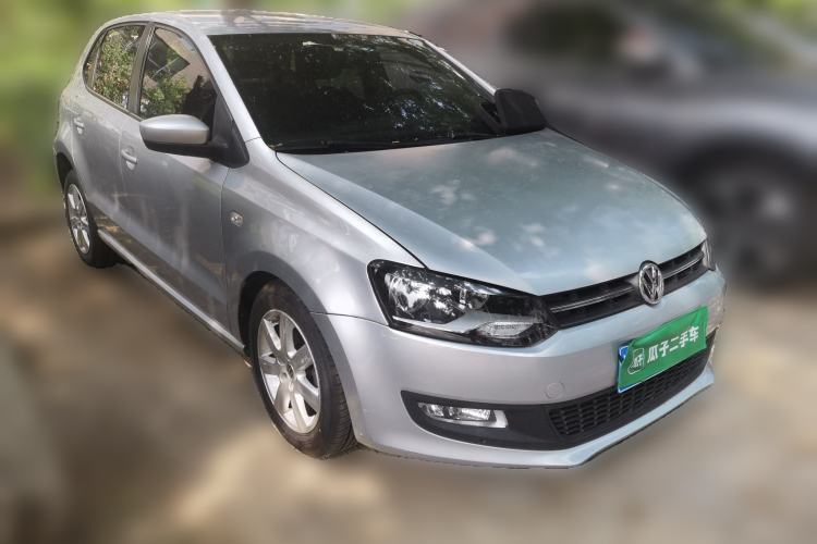 Used Volkswagen Polo 2013 1.4L Automatic Comfort Edition Front Right 45 Deg