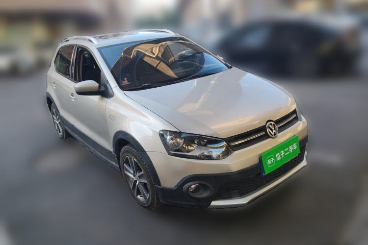 Used Volkswagen Polo 2013 1.6L Automatic Comfort Edition Front Right 45 Deg