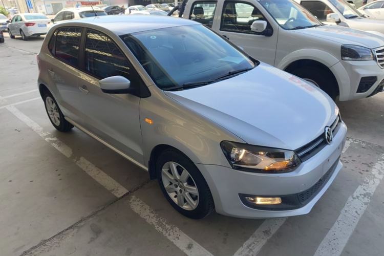 Used Volkswagen Polo 2013 1.4L Automatic Comfort Edition Front Right 45 Deg