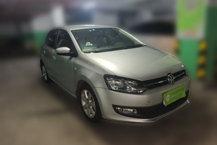 Used Volkswagen Polo 2013 1.4L Automatic Comfort Edition Front Right 45 Deg