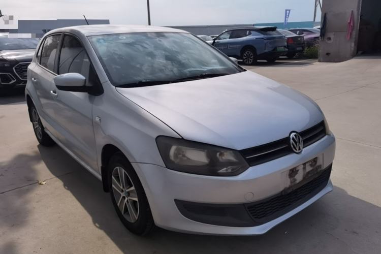 Used Volkswagen Polo 2013 1.4L Manual Fashion Edition Front Right 45 Deg