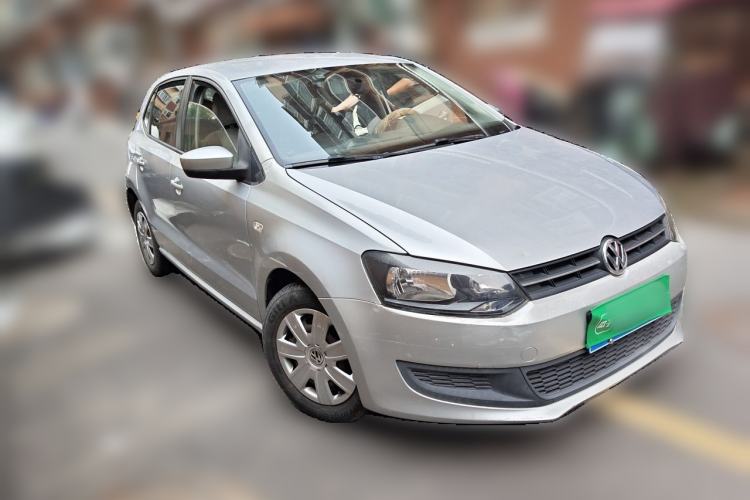 Used Volkswagen Polo 2013 1.4L Manual Fashion Edition Front Right 45 Deg