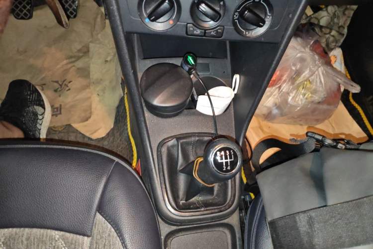 Used Volkswagen Polo 2013 1.4L Manual Fashion Edition Gear Lever