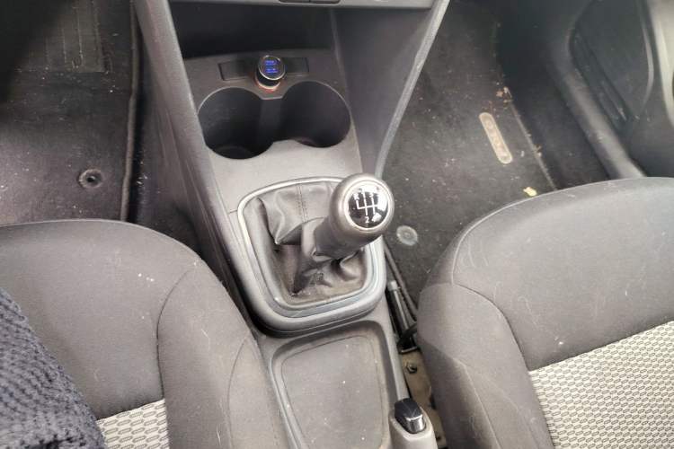 Used Volkswagen Polo 2013 1.4L Manual Fashion Edition Gear Lever