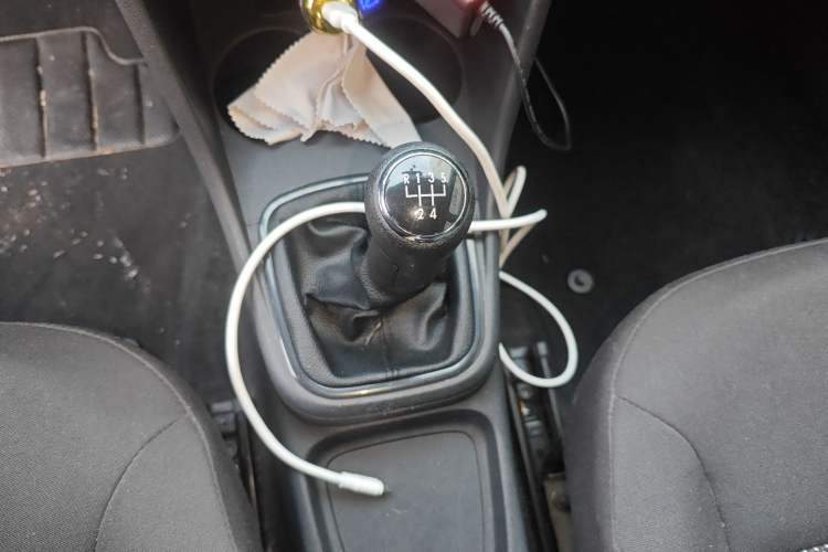 Used Volkswagen Polo 2013 1.4L Manual Comfort Edition Gear Lever