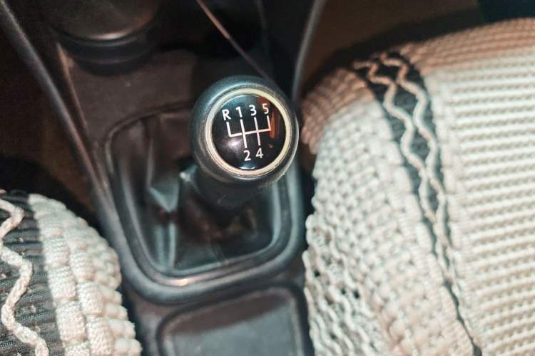 Used Volkswagen Polo 2013 1.4L Manual Fashion Edition Gear Lever