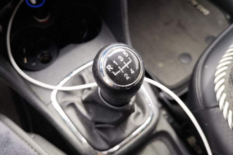 Used Volkswagen Polo 2013 1.4L Manual Fashion Edition Gear Lever