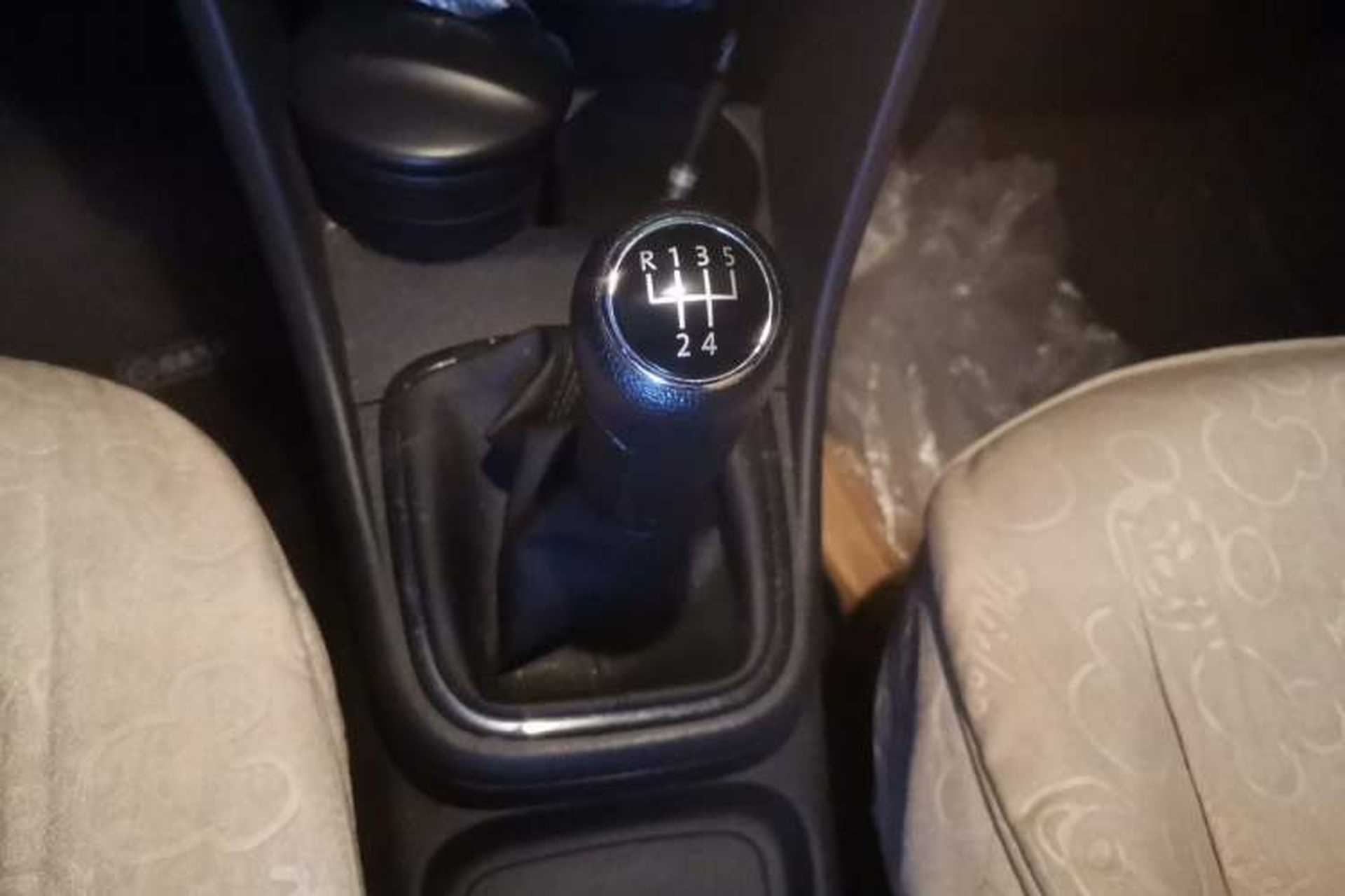 Used Volkswagen Polo 2013 1.4L Manual Fashion Edition Gear Lever