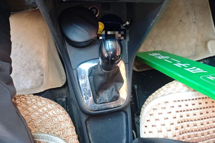 Used Volkswagen Polo 2013 1.4L Automatic Comfort Edition Gear Lever