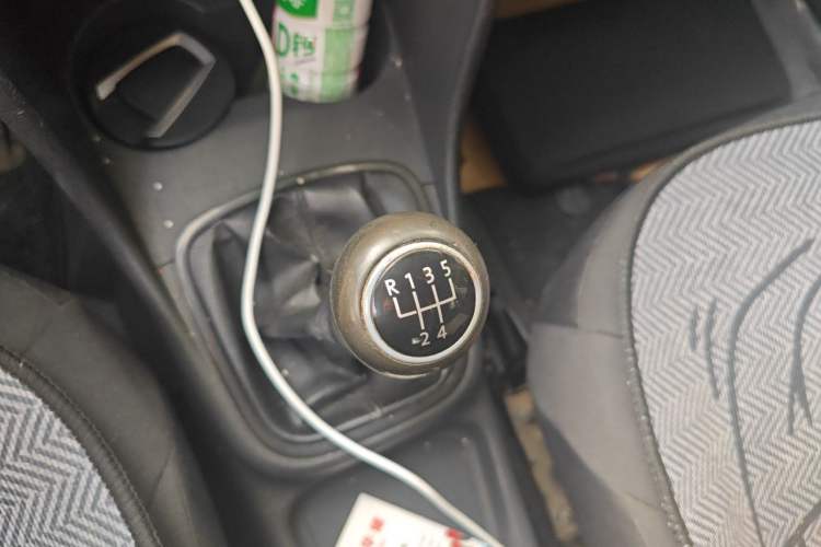 Used Volkswagen Polo 2013 1.4L Manual Fashion Edition Gear Lever